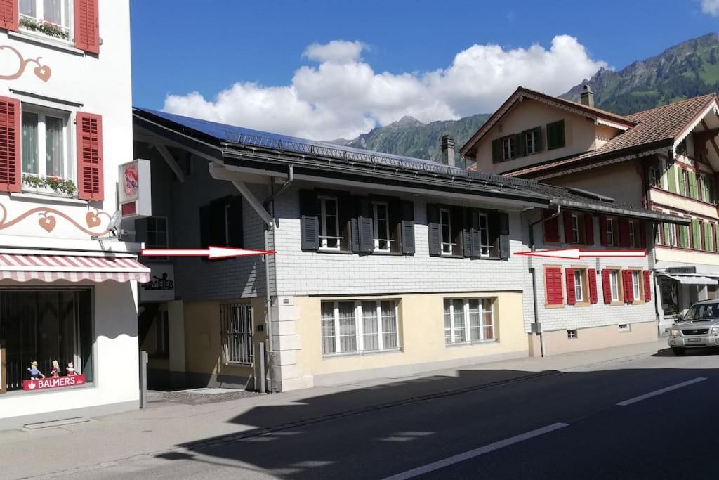 New.. Matten Central Family Suite, Sleeps 4 Matten bei Interlaken Екстер'єр фото